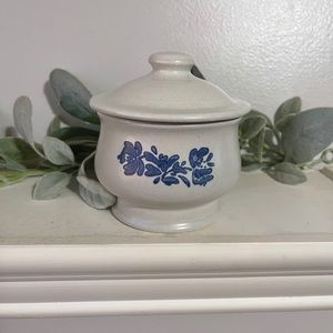 Pfaltzgraff Yorktowne sugar bowl
